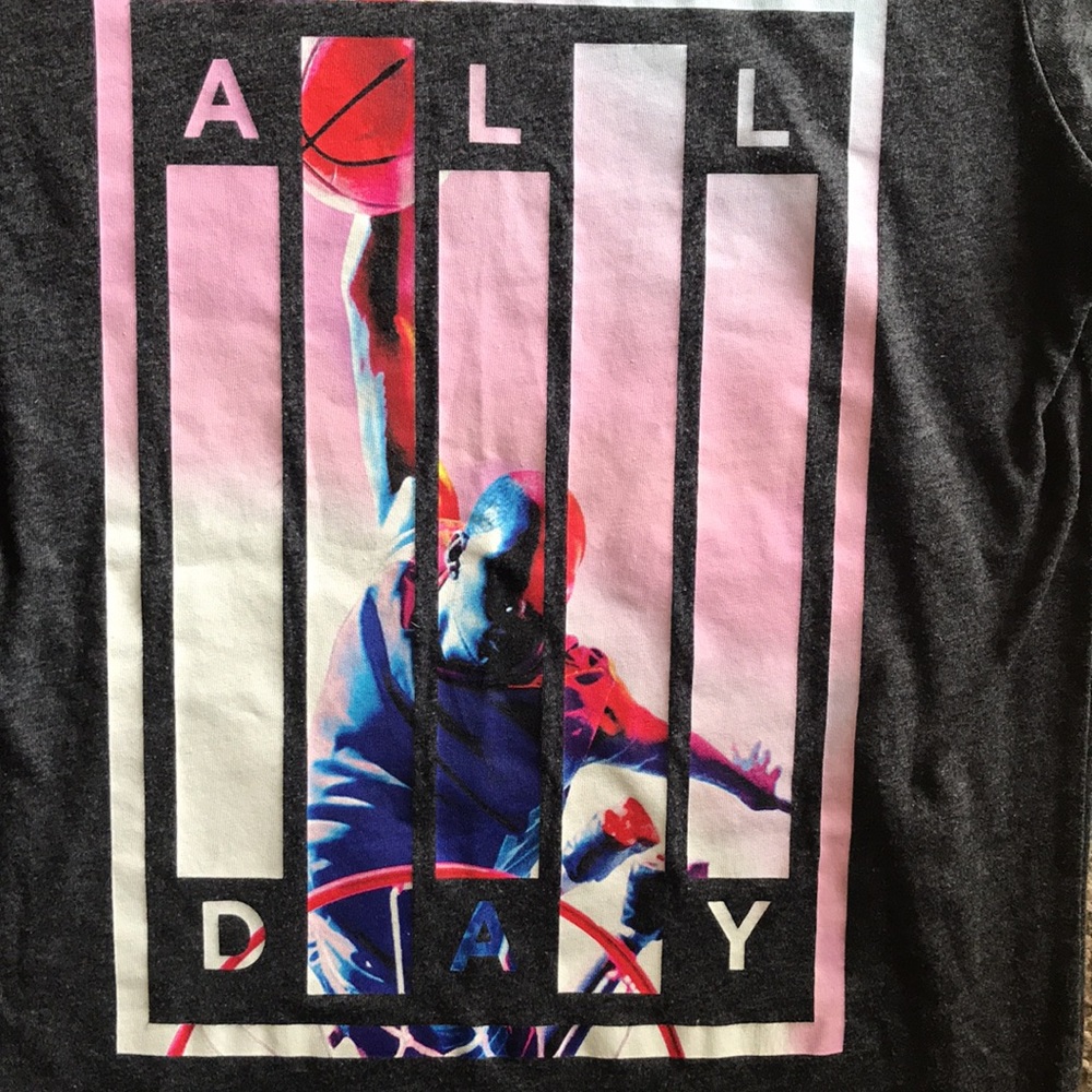 ๐๐ 5 for $20 ๐๐ Big boys graphic tee - Picture 2 of 4